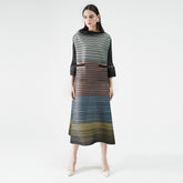 Evara™ - Gradient Pleated Midi Dress